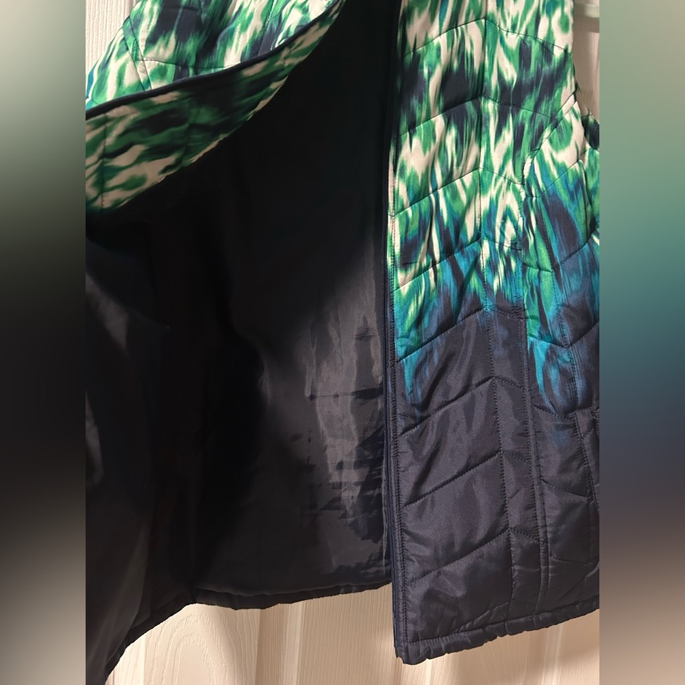 Chico’s Weekends Vest . Size 2…Large - Picture 2 of 5